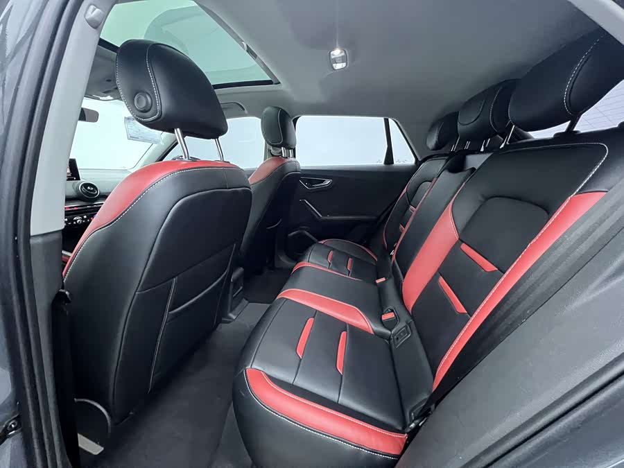 Audi Q2L 2021 car image #13