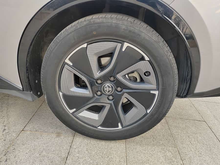 Toyota bZ3 2023 immagine di auto #13