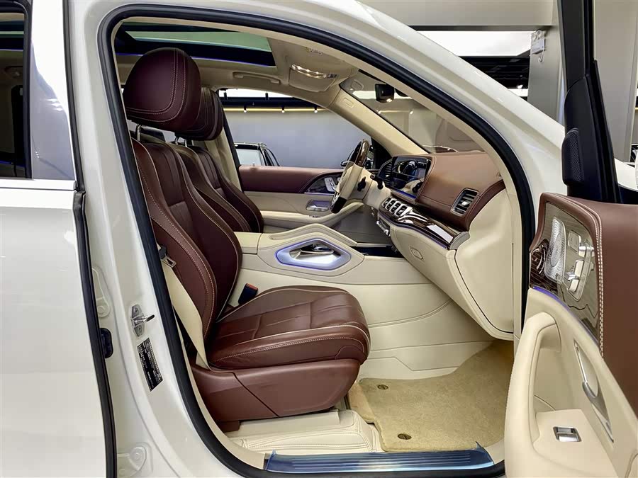 Mercedes-Benz Maybach GLS 2021 car image #13