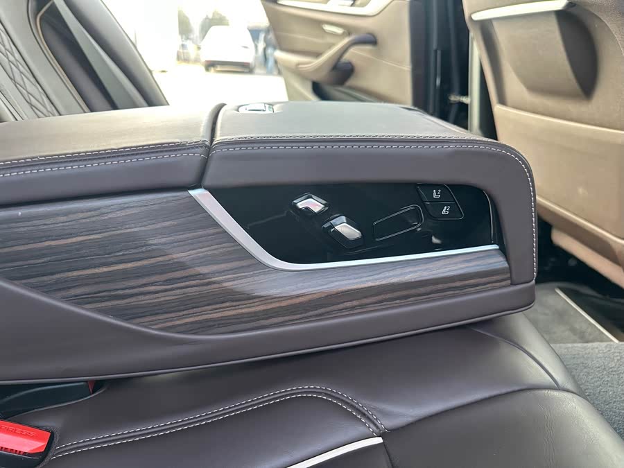 BMW 5 Series New Energy 2020 car image #13