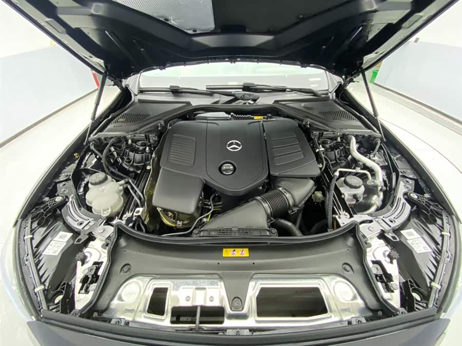 Mercedes-Benz E Class 2025 car image #13