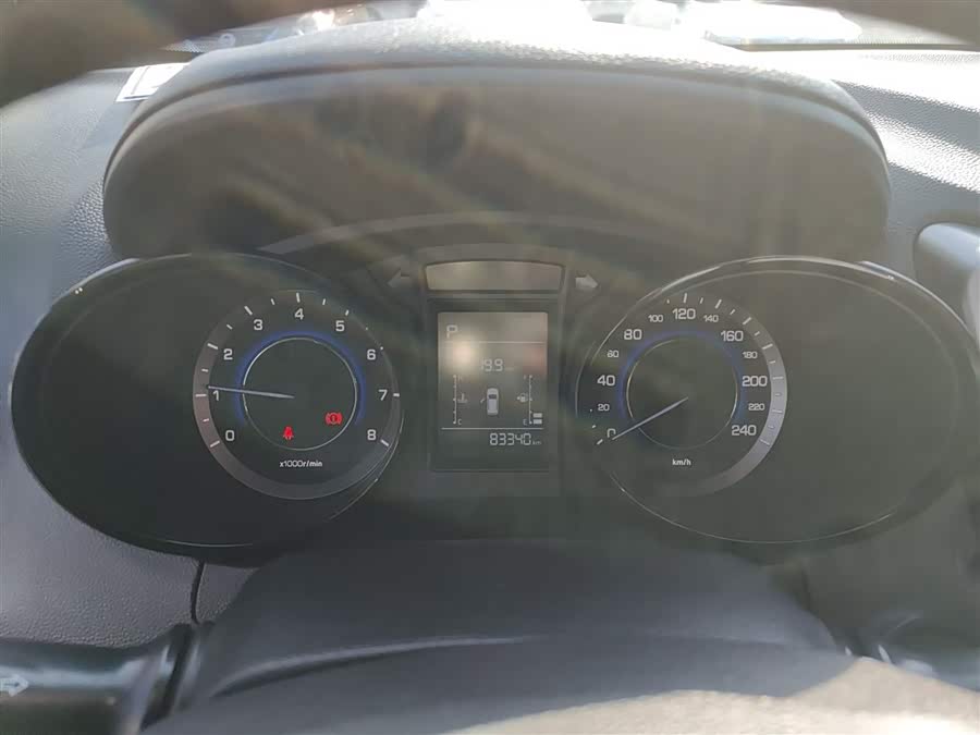 Changan CS15 2018 صورة سيارة #13