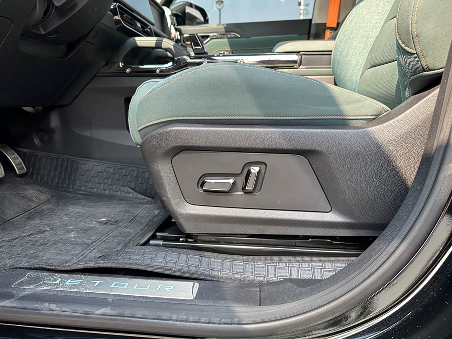 Jetour Traveller 2023 car image #13