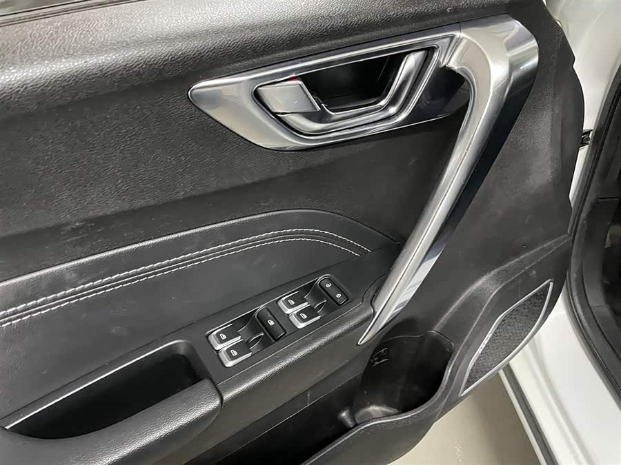 GEELY Vision X3 2019 изображение автомобиля #13