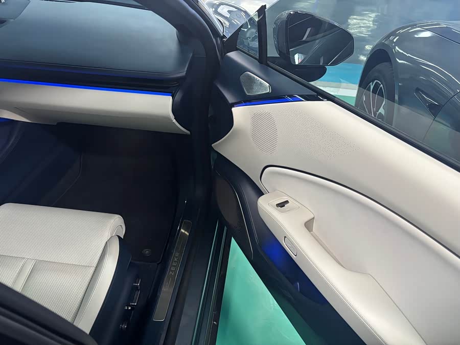 极氪 极氪007 2024 汽车图片 #13