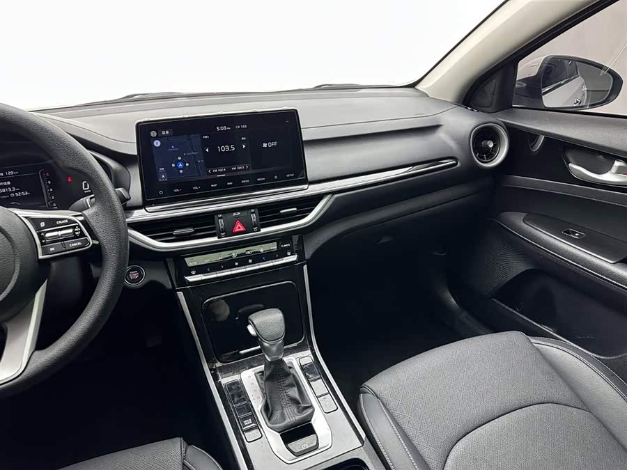 Kia K3 2019 car image #13
