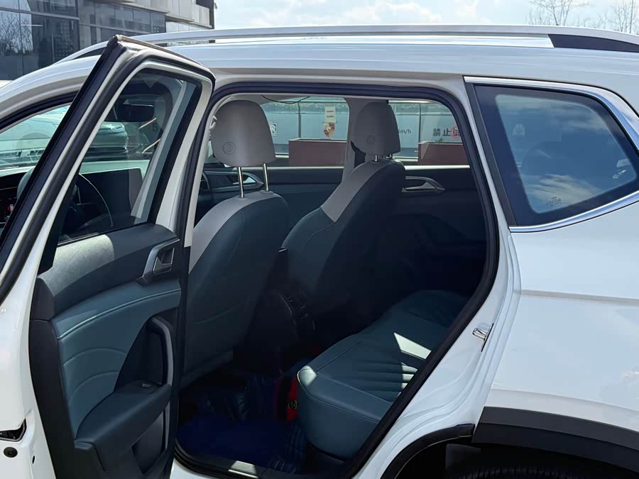 Volkswagen Tharu 2023 car image #13