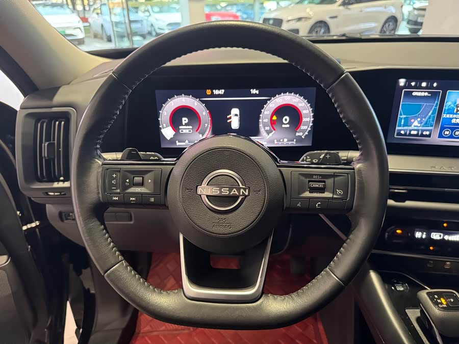 Nissan Pathfinder 2024 car image #13