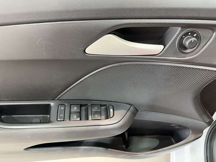 Chevrolet Cavalier 2018 imagem de carro #13