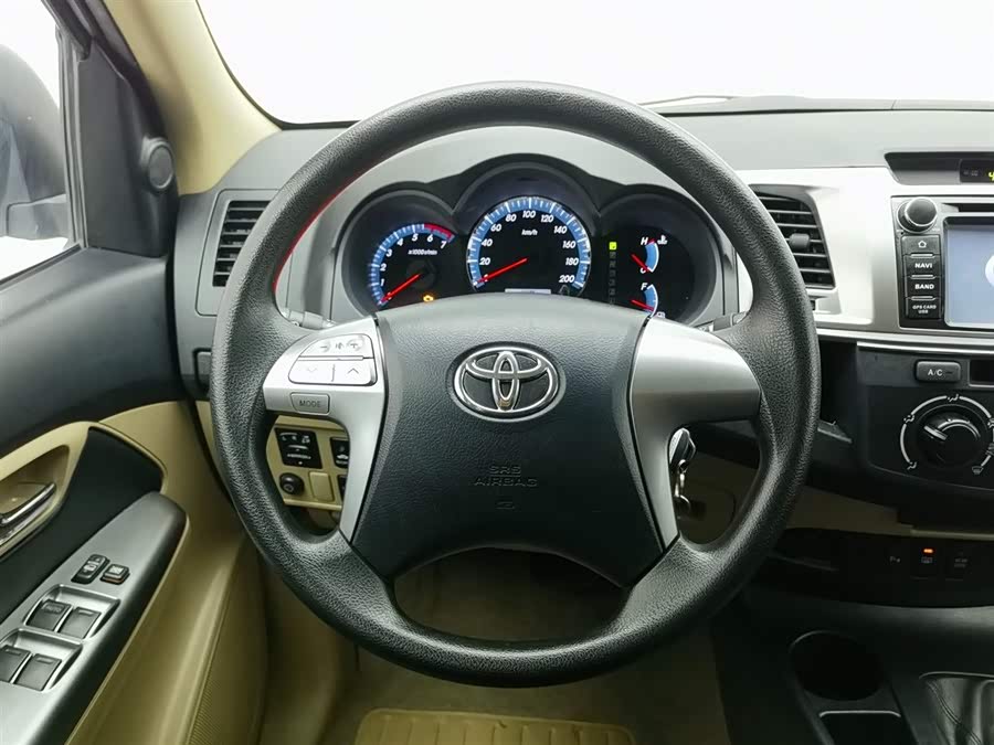 Toyota 2016 car image #13