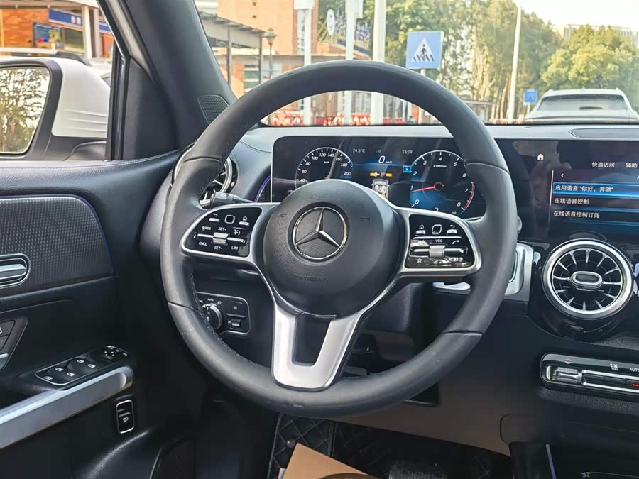 Mercedes-Benz GLB Class 2020 car image #13