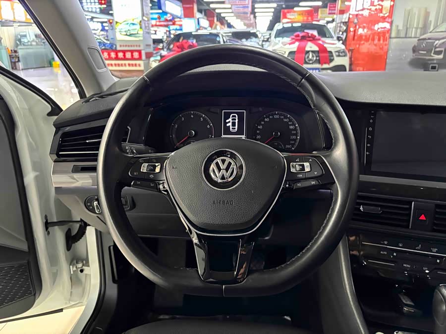 Volkswagen Bora 2020 car image #13