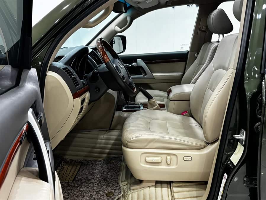 Toyota Land Cruiser 2015 immagine di auto #13