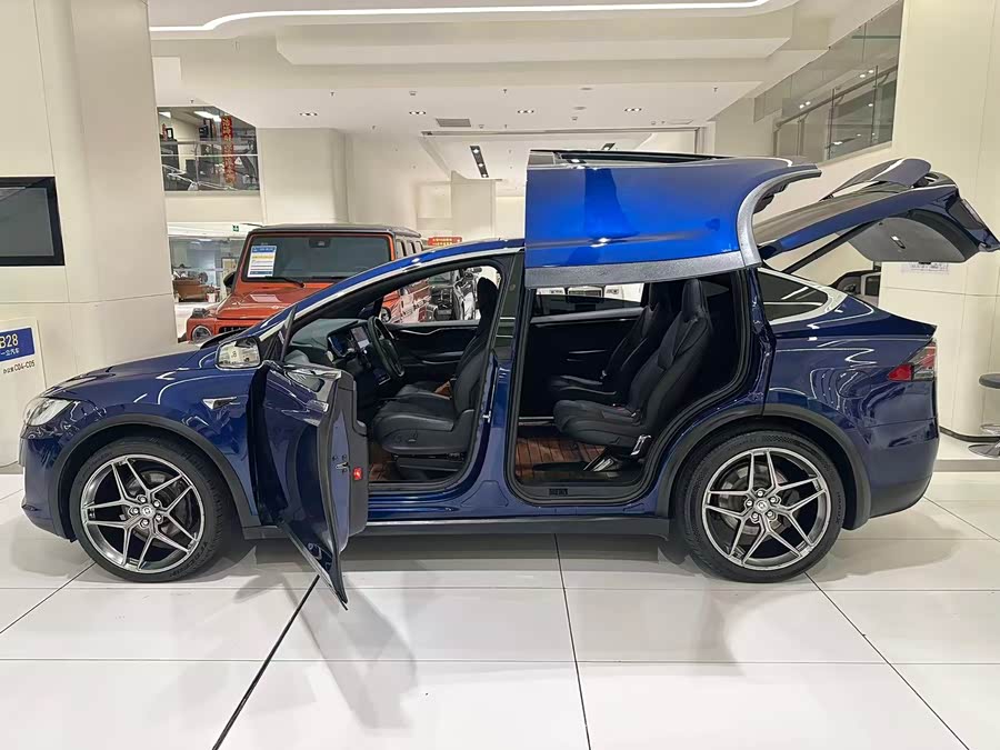 Tesla Model X 2018 #13 Tesla Model X 2018 car image #13