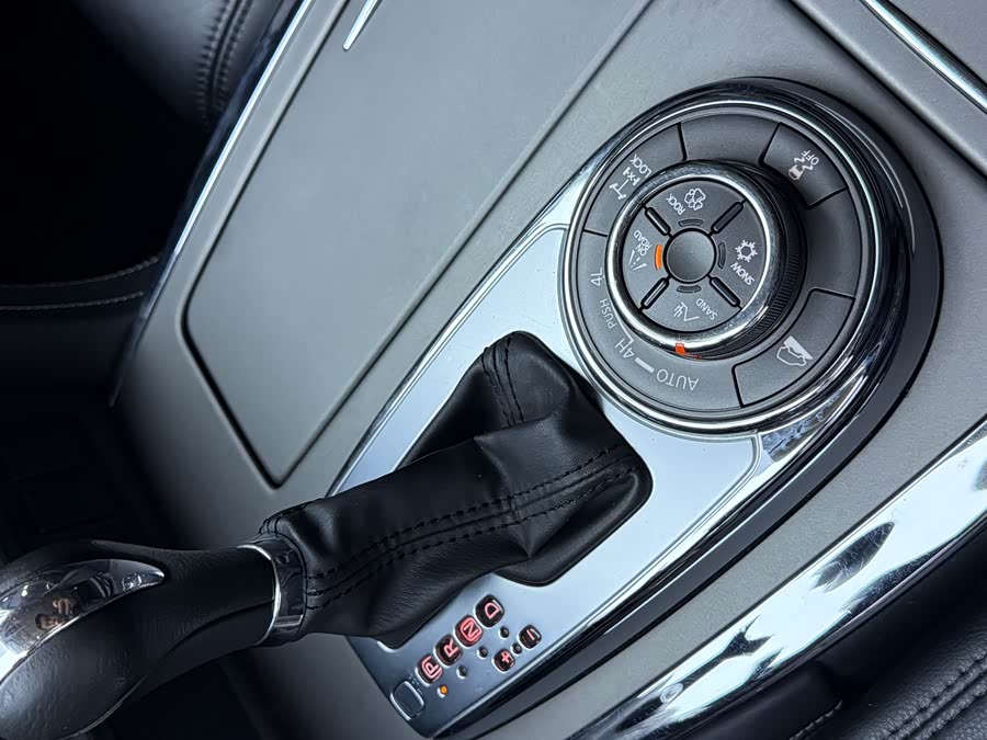 日产 途乐 2018 汽车图片 #13