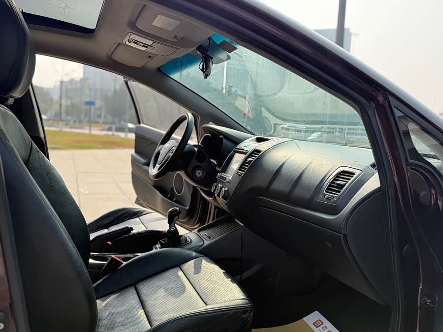 Kia K3 2014 car image #13
