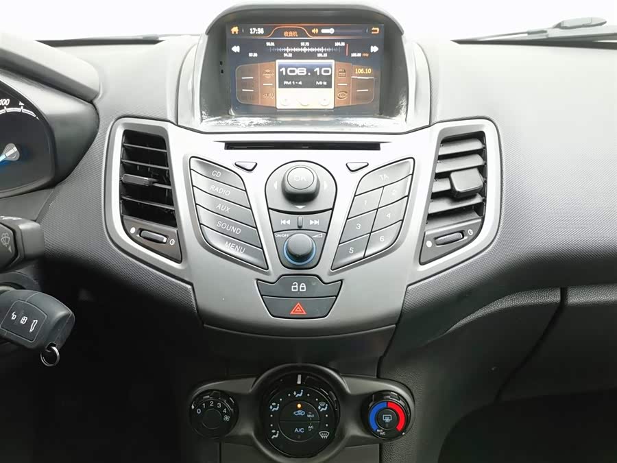 Ford Fiesta 2014 car image #13