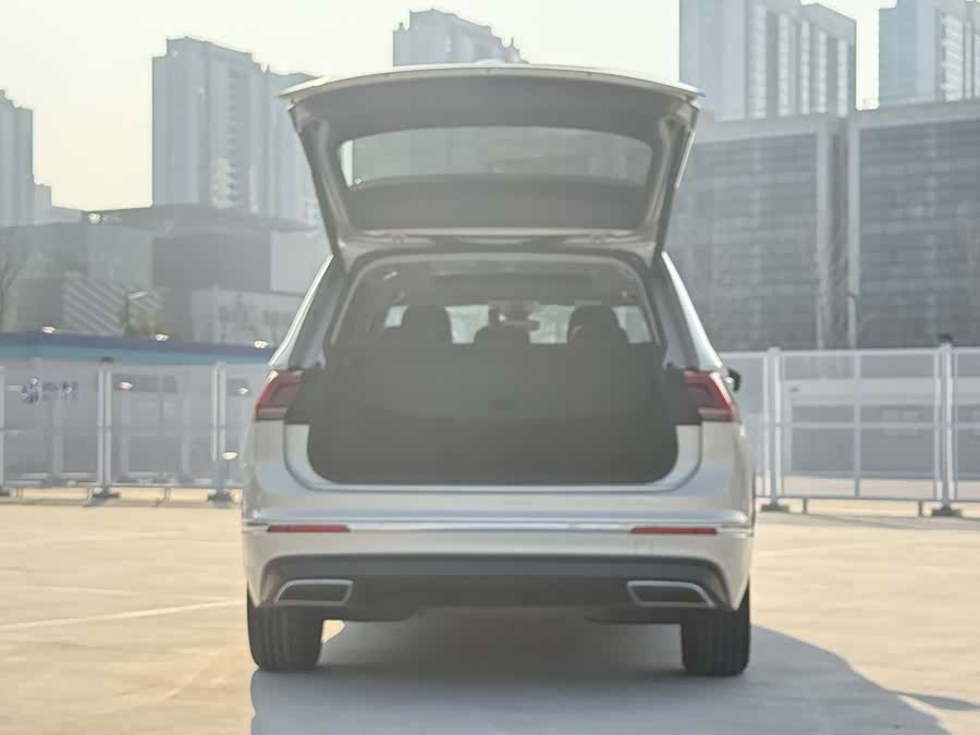 Volkswagen Tiguan L New Energy 2021 изображение автомобиля #13