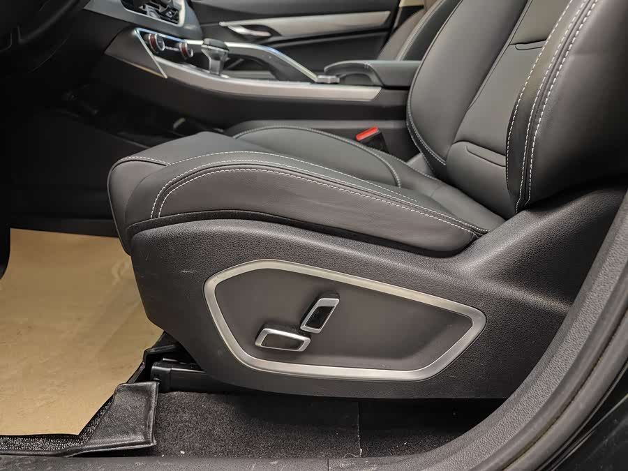 GEELY Tugella New Energy 2020 #13 GEELY Tugella New Energy 2020 car image #13