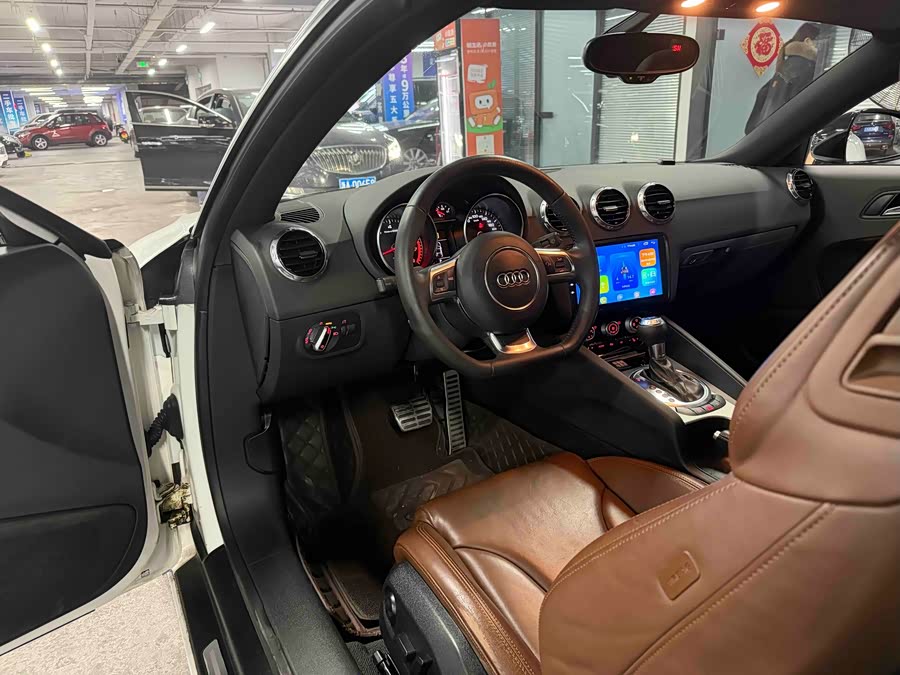 Audi TT 2012 car image #13