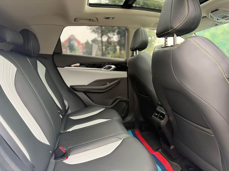 GEELY Coolray 2022 car image #13