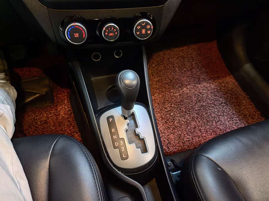 起亚 起亚K2 2015 汽车图片 #13