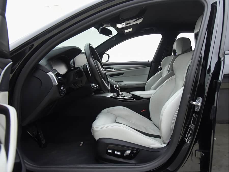 BMW M5 2020 car image #13