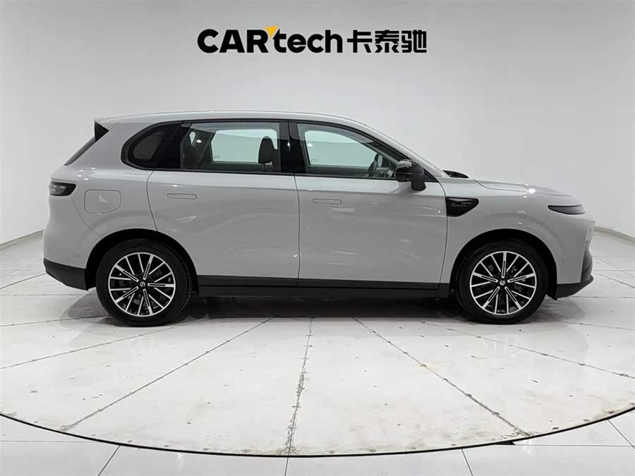 零跑汽车 零跑B10 2025 汽车图片 #13