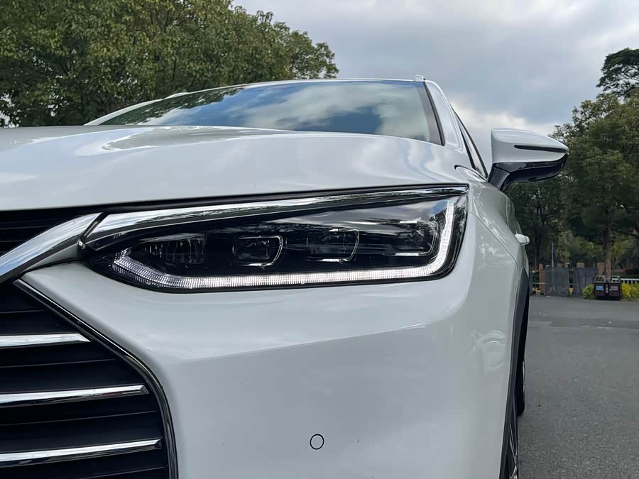 BYD Tang 2019 #13 BYD Tang 2019 car image #13