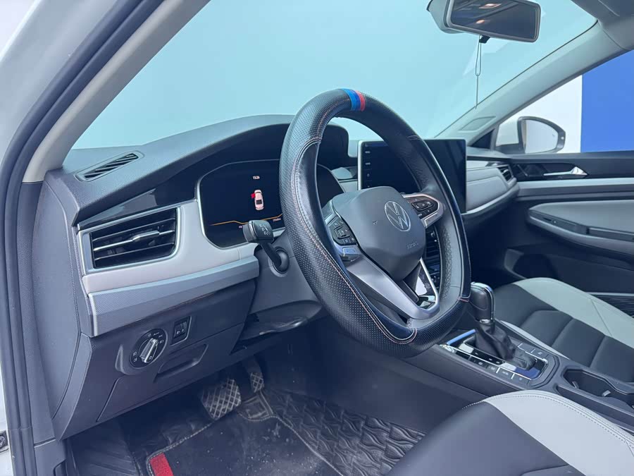 Volkswagen Bora 2024 car image #13