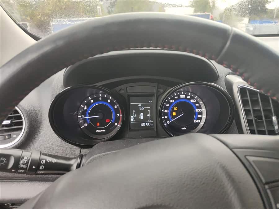 Changan CS15 2018 #13 Changan CS15 2018 car image #13