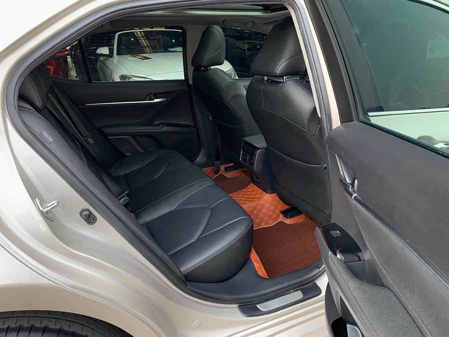 Toyota Camry 2022 immagine di auto #13