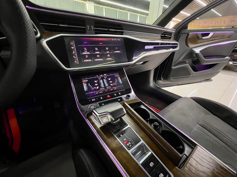 Audi A6L 2019 car image #13