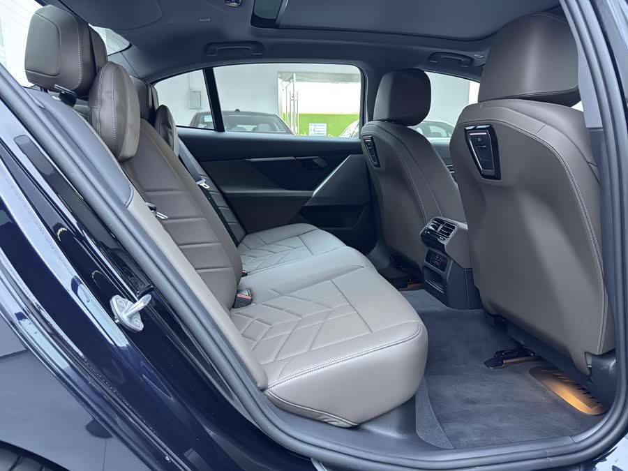 BMW i5 2024 #13 BMW i5 2024 car image #13