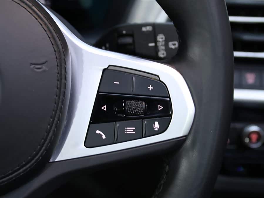 BMW iX3 2022 immagine di auto #13