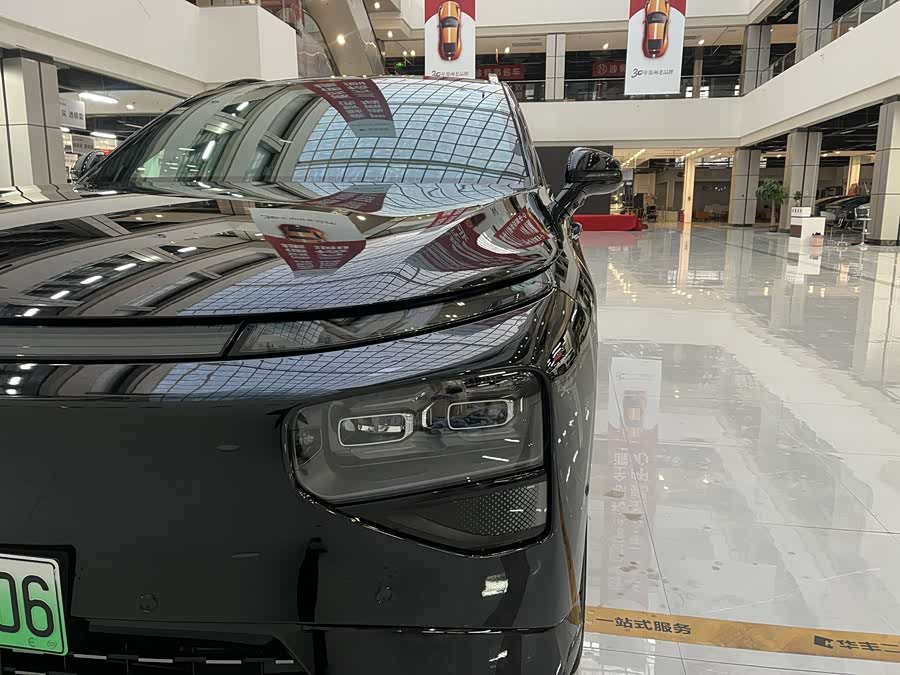 Xpeng G9 2025 car image #13