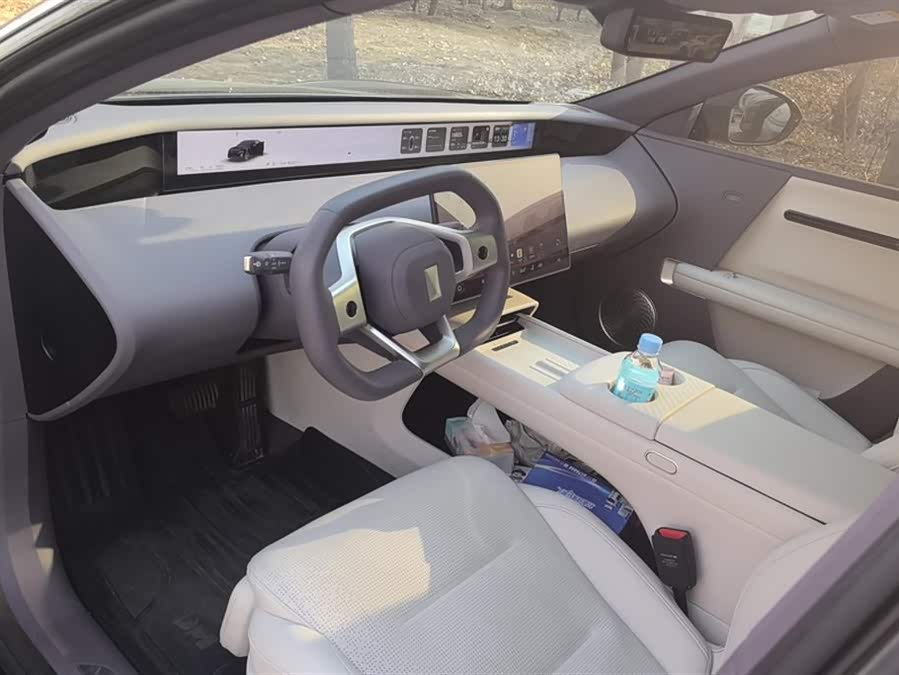 Avatr 06 2025 car image #13