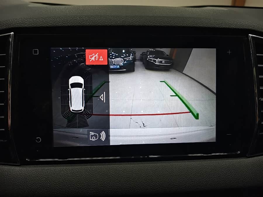 Skoda Karoq 2022 изображение автомобиля #13