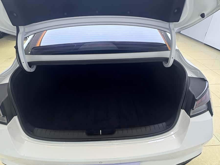Hyundai Elantra 2022 car image #13