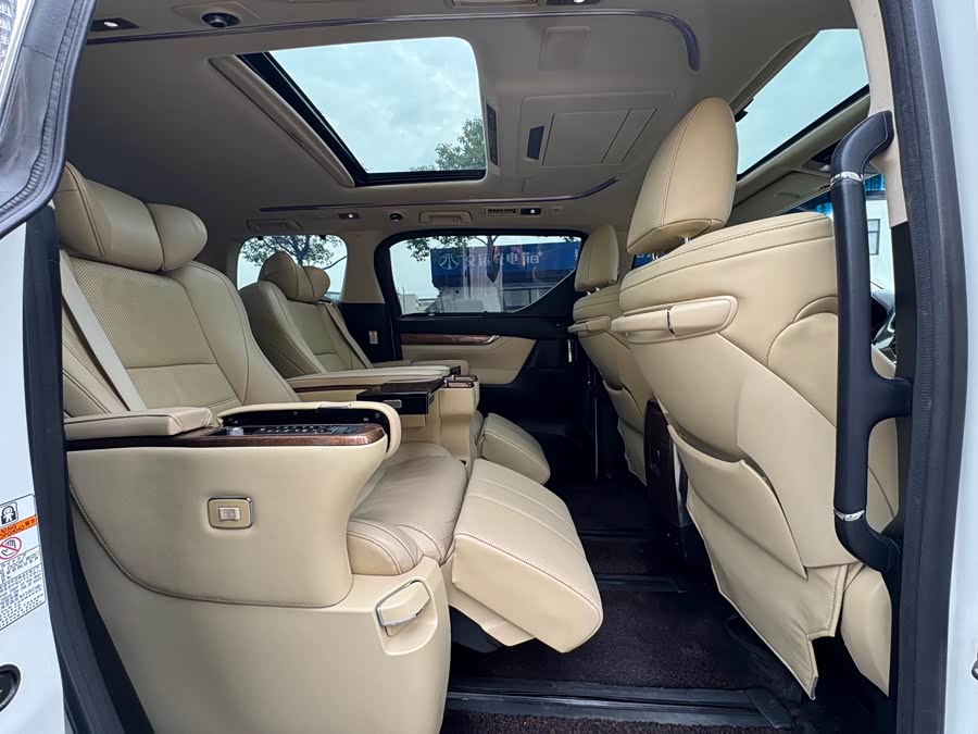 Toyota Alphard 2017 изображение автомобиля #13