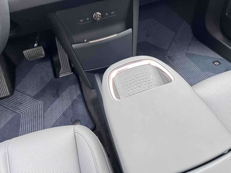 极氪 极氪X 2024 汽车图片 #13