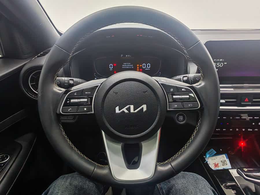 Kia K3 2023 car image #13