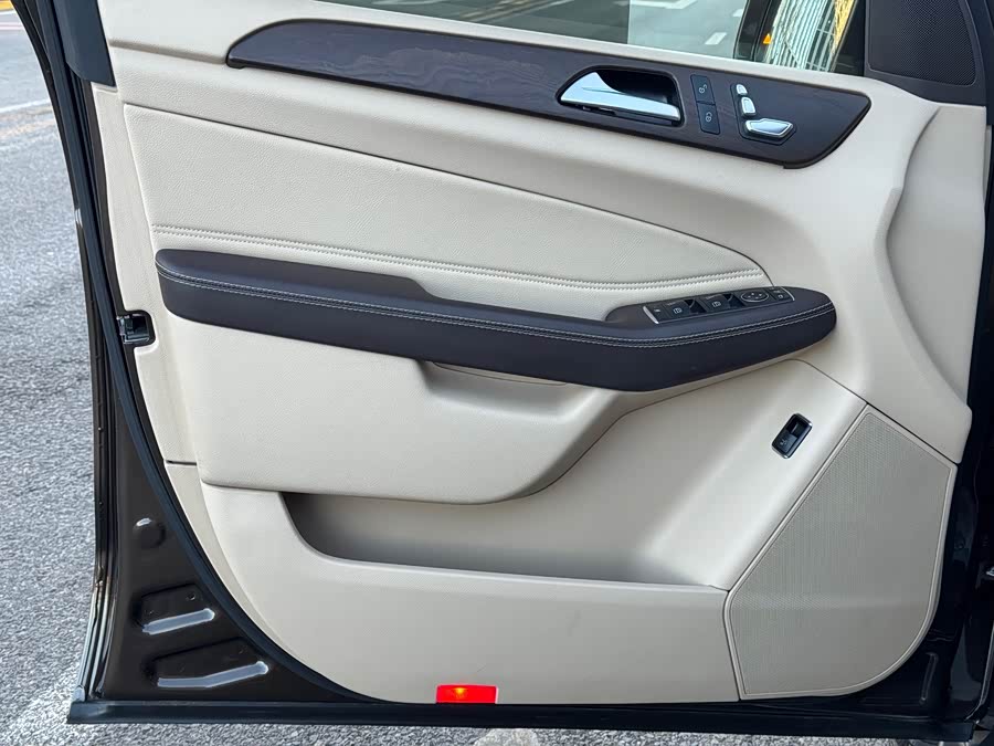 Mercedes-Benz GLE Class 2017 #13 Mercedes-Benz GLE Class 2017 car image #13