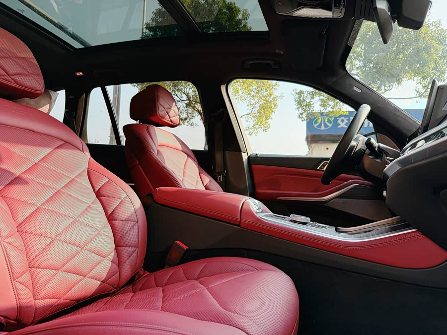 BMW X5 2024 car image #13