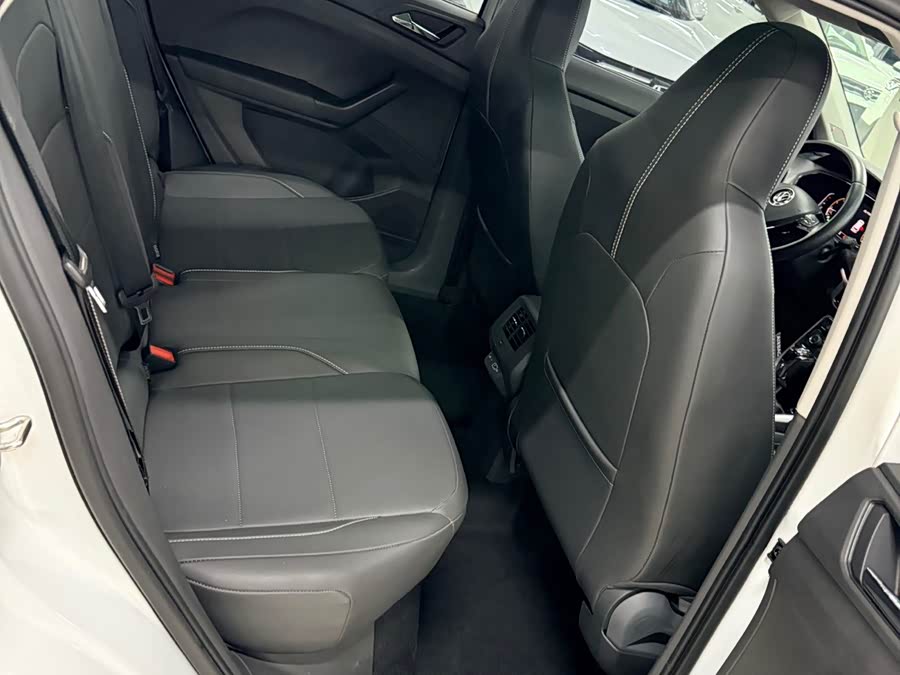 Volkswagen T-Cross 2022 car image #13