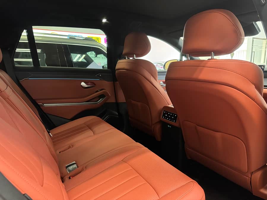 BYD Tang L 2025 immagine di auto #13