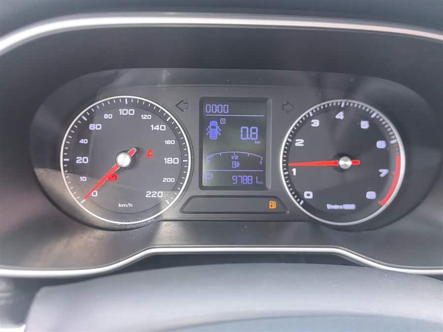 Roewe RX3 2019 изображение автомобиля #13