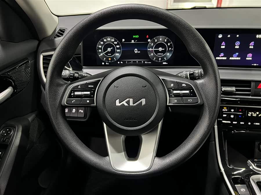 Kia Seltos 2025 car image #13