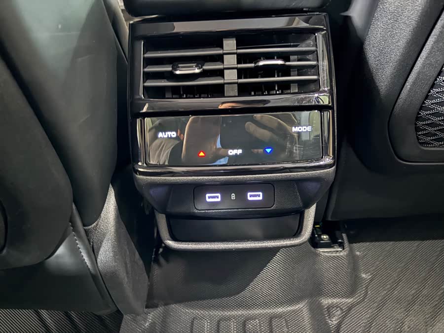 GEELY Monjaro 2023 car image #13