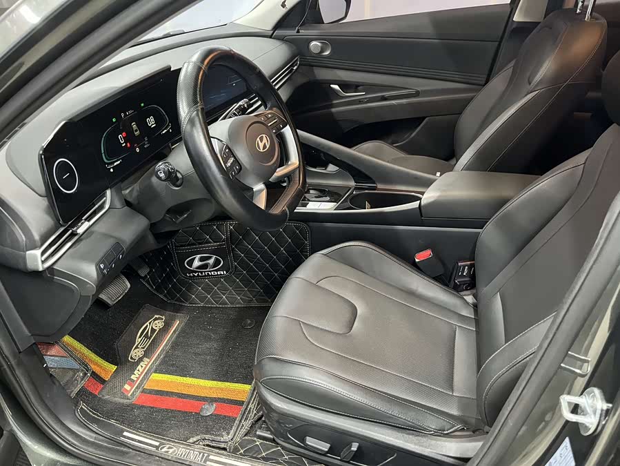 Hyundai Elantra 2023 car image #13